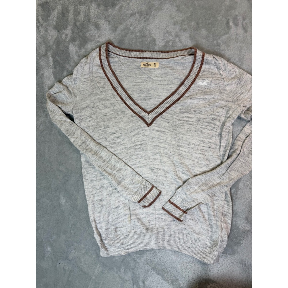 HOLLISTER Sweater Womens Medium Gray V Neck Brown Trim Preppy Pullover